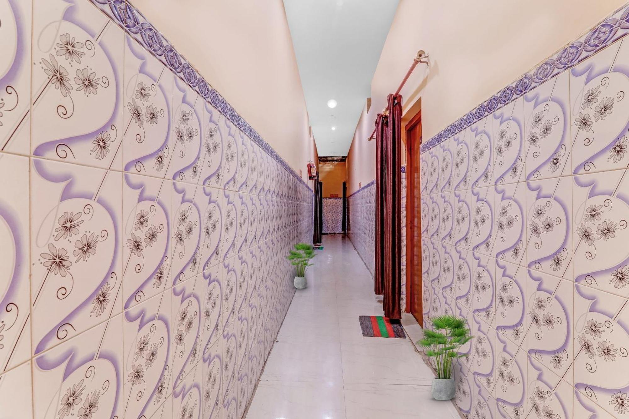 Flagship Hotel Suman Niwas Bijnaur Exterior photo
